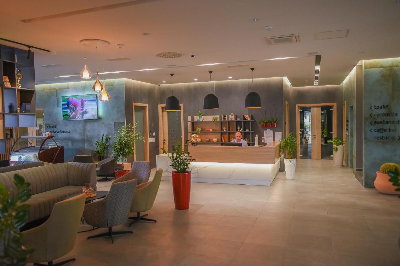 Hotel President Чаплина Экстерьер фото