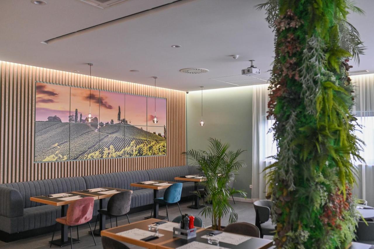 Hotel President Чаплина Экстерьер фото